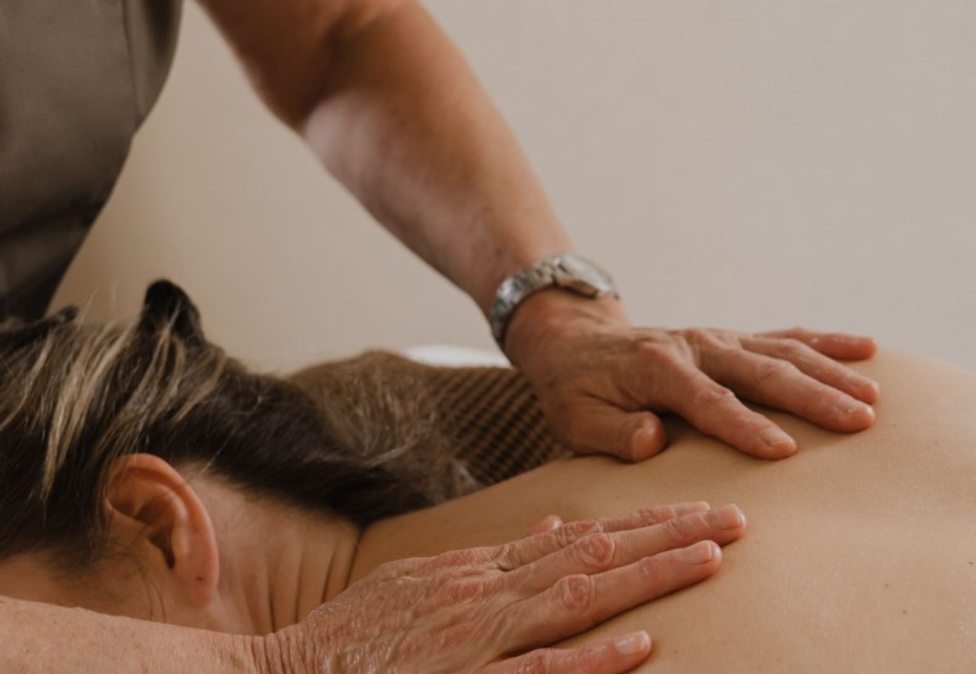 Pregnancy or postpartum massage at the practice