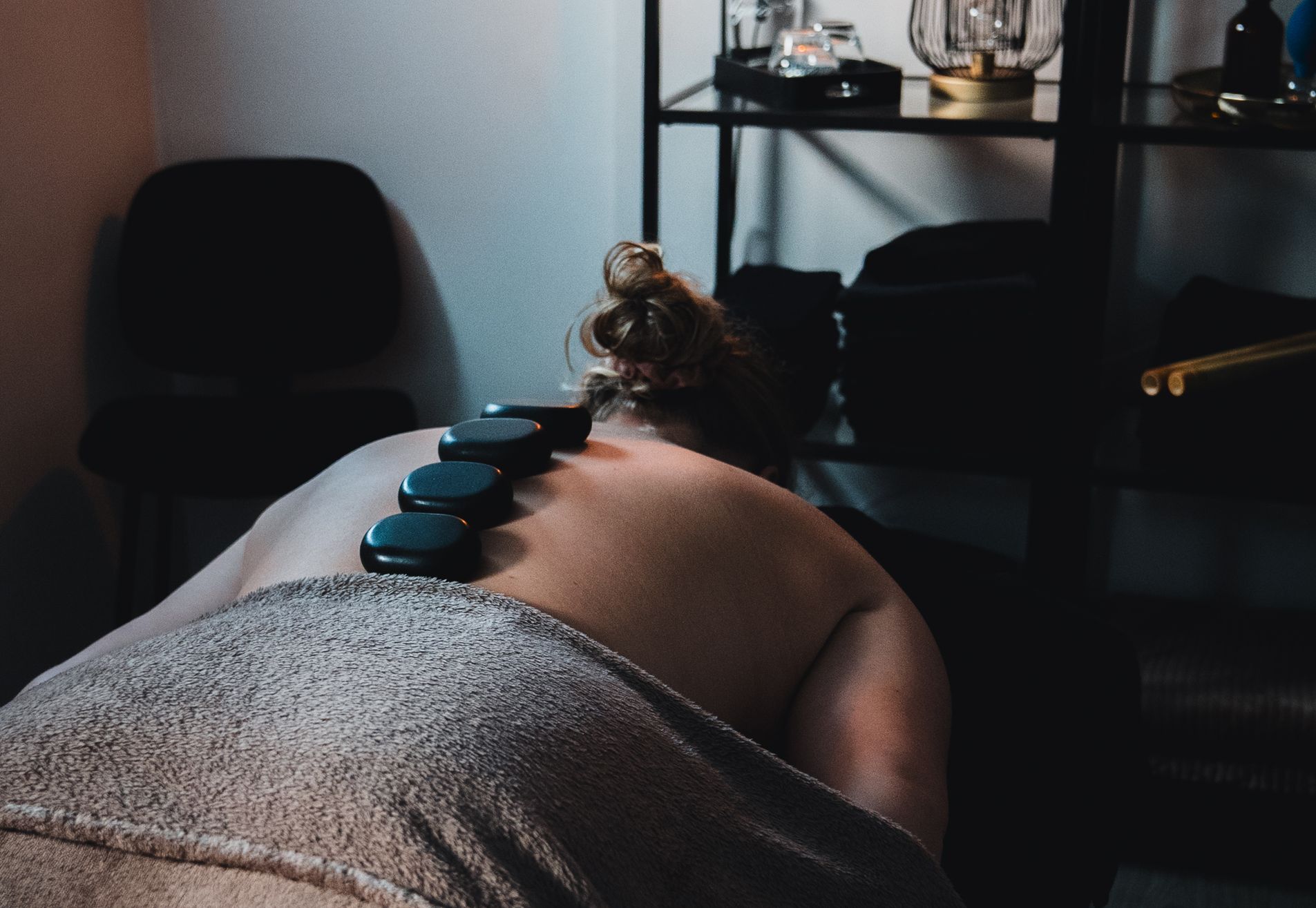 Hotstone massage – 60 minuten