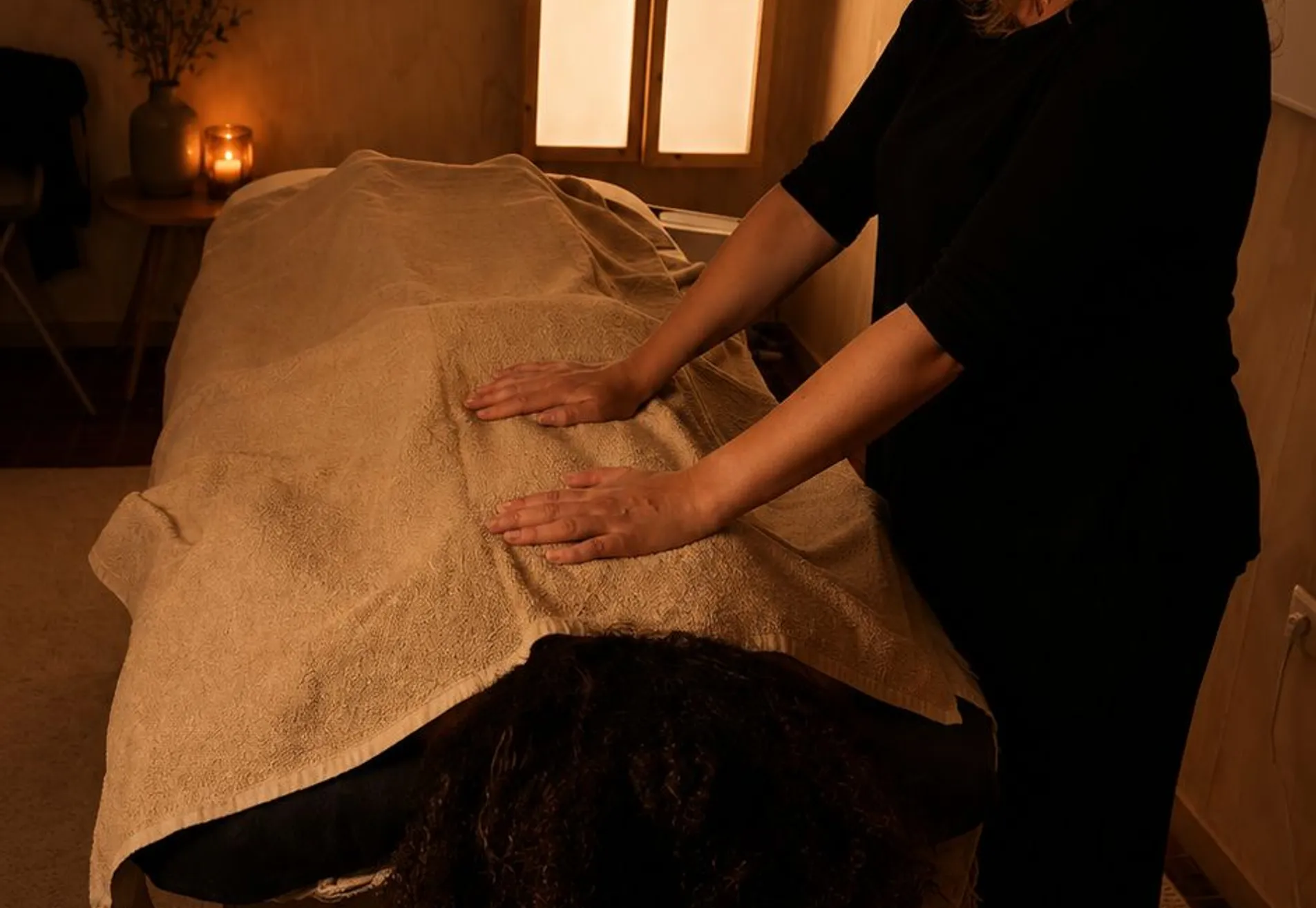 Energetic massage – deep rest, balance and renewed flow (60 or 90 minutes)
