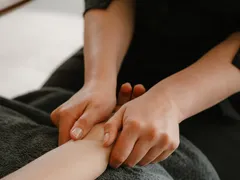 Handmassage 30min. op locatie