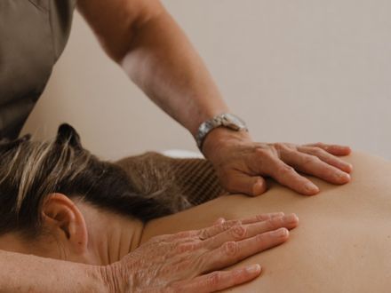 Zwangerschaps- of postpartummassage op de praktijk