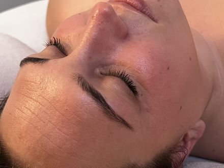 “Golden Glow” Facial Treatment - 90 minuten